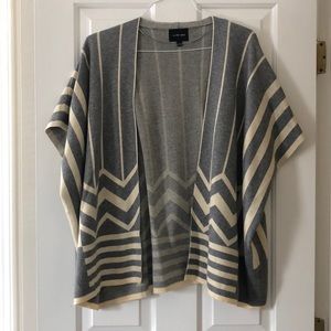 Gray geometric open cardigan sweater